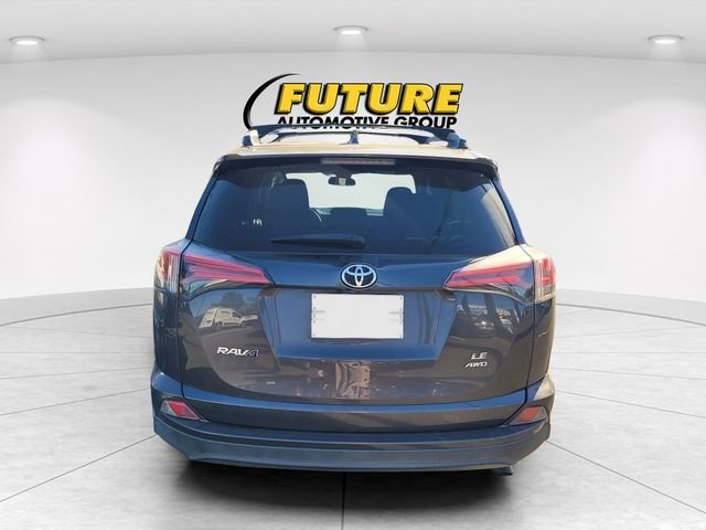 Used 2017  Toyota LE image 4