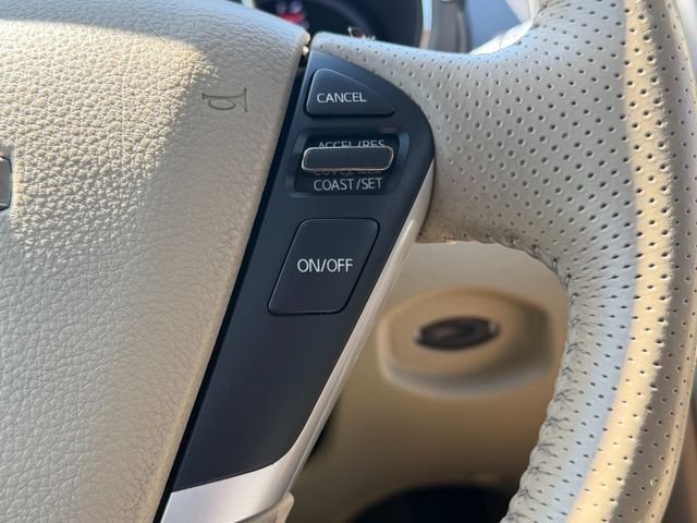 Used 2012 White Nissan LE image 19