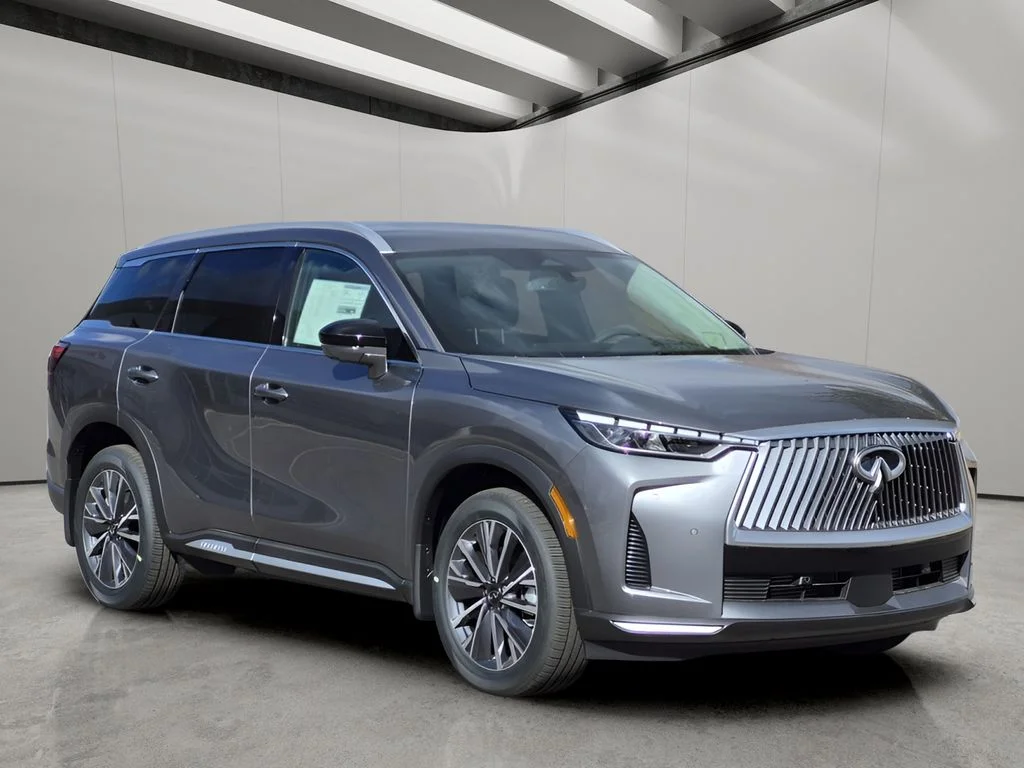 Certified Used 2026 Graphite Shadow INFINITI LUXE image 4