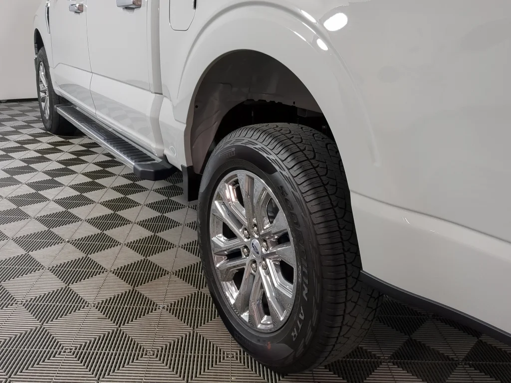 New 2026 AVALANCHE Ford XLT image 5