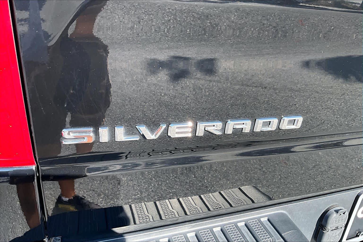 Used 2021 Black Chevrolet LT image 30