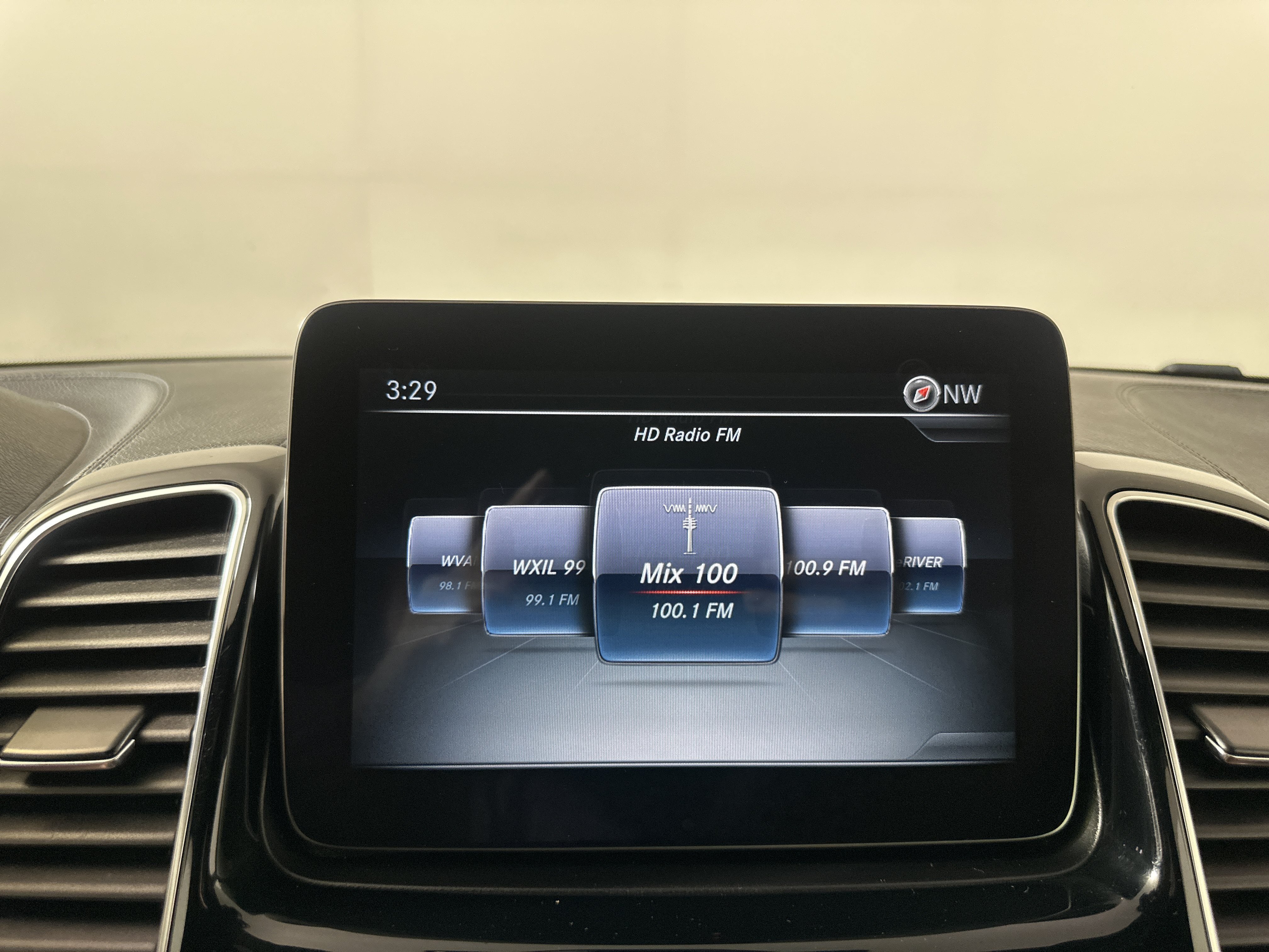 Used 2017  Mercedes-Benz GLS 550 image 14