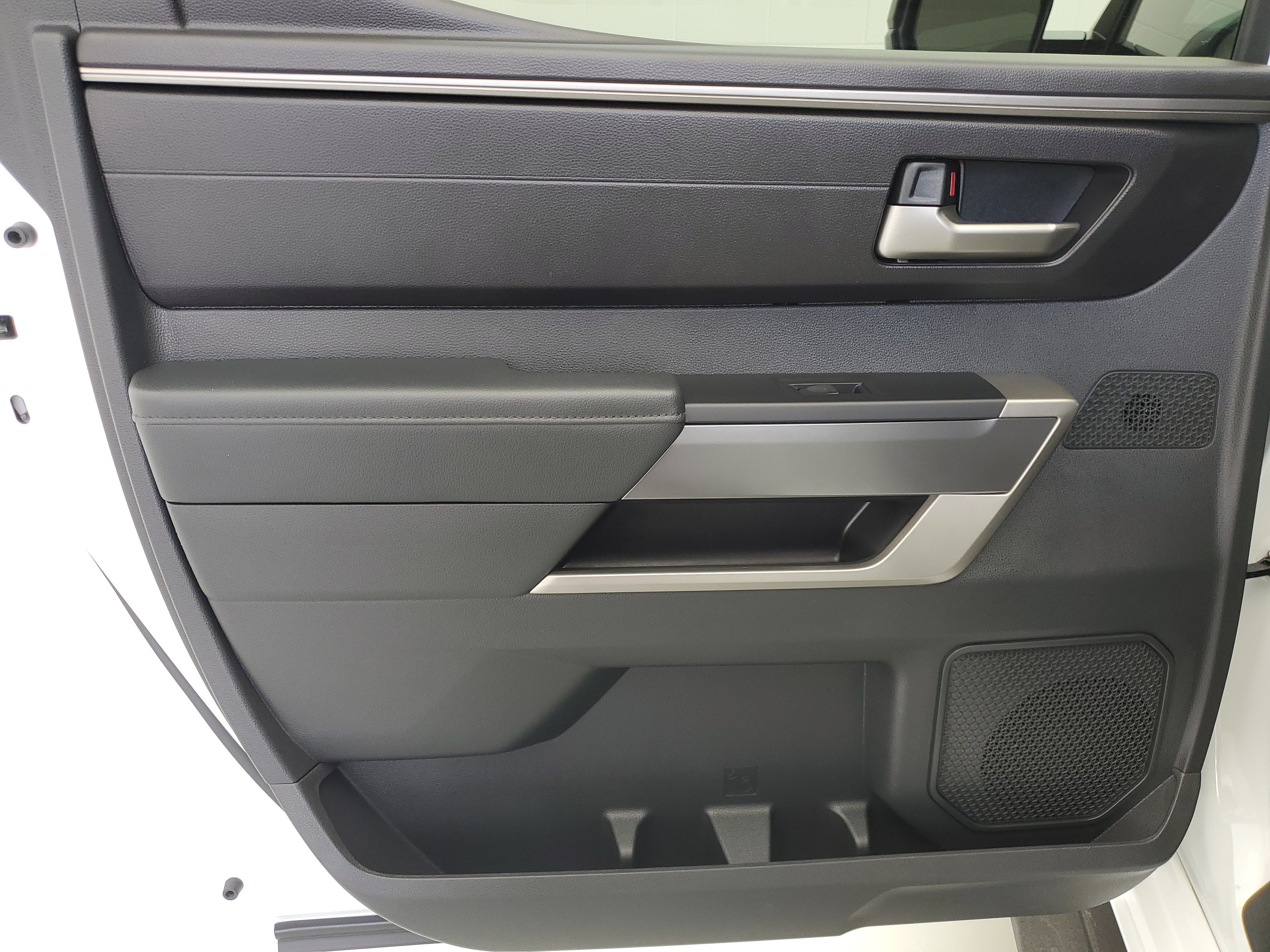 Used 2025 Ice Cap Toyota SR5 image 16