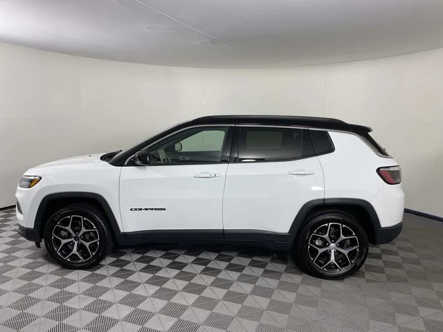 Used 2024 White Jeep Limited image 5