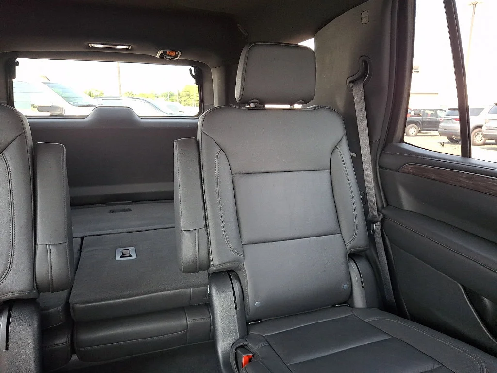 Used 2023 Black Chevrolet Z71 image 21