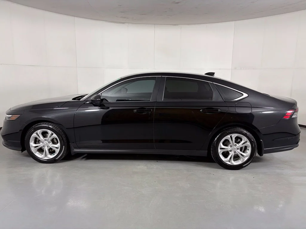 Used 2023 Black Honda LX image 5