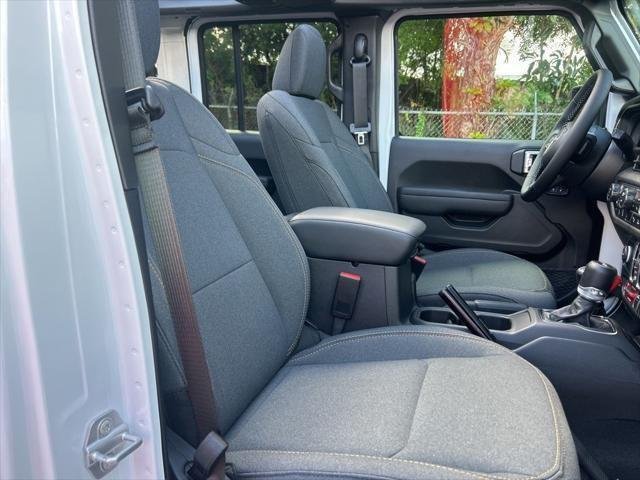 2025 Jeep Wrangler 4-Door Willys - Photo 23