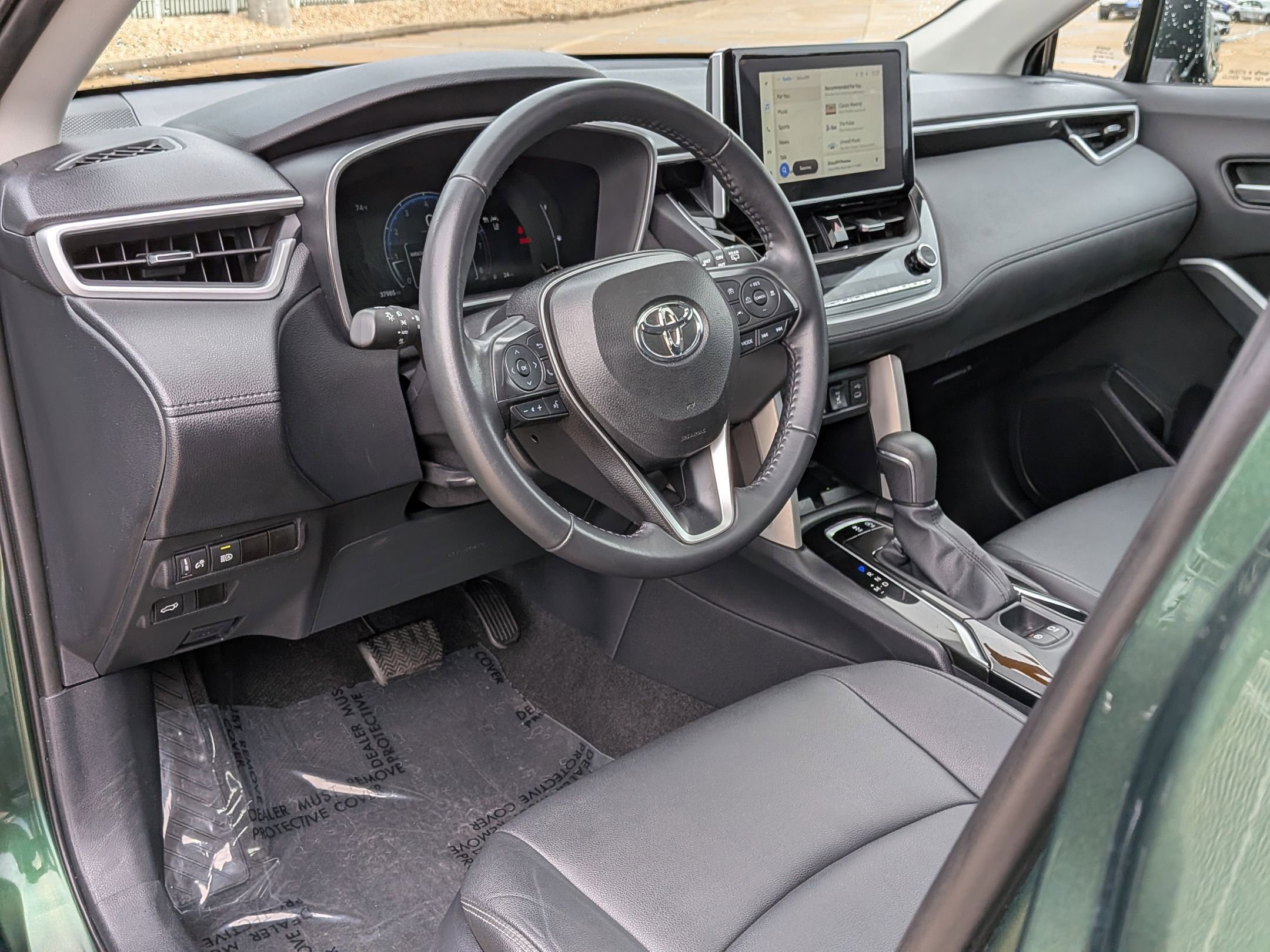 Used 2024 Cypress Toyota XLE AWD image 10