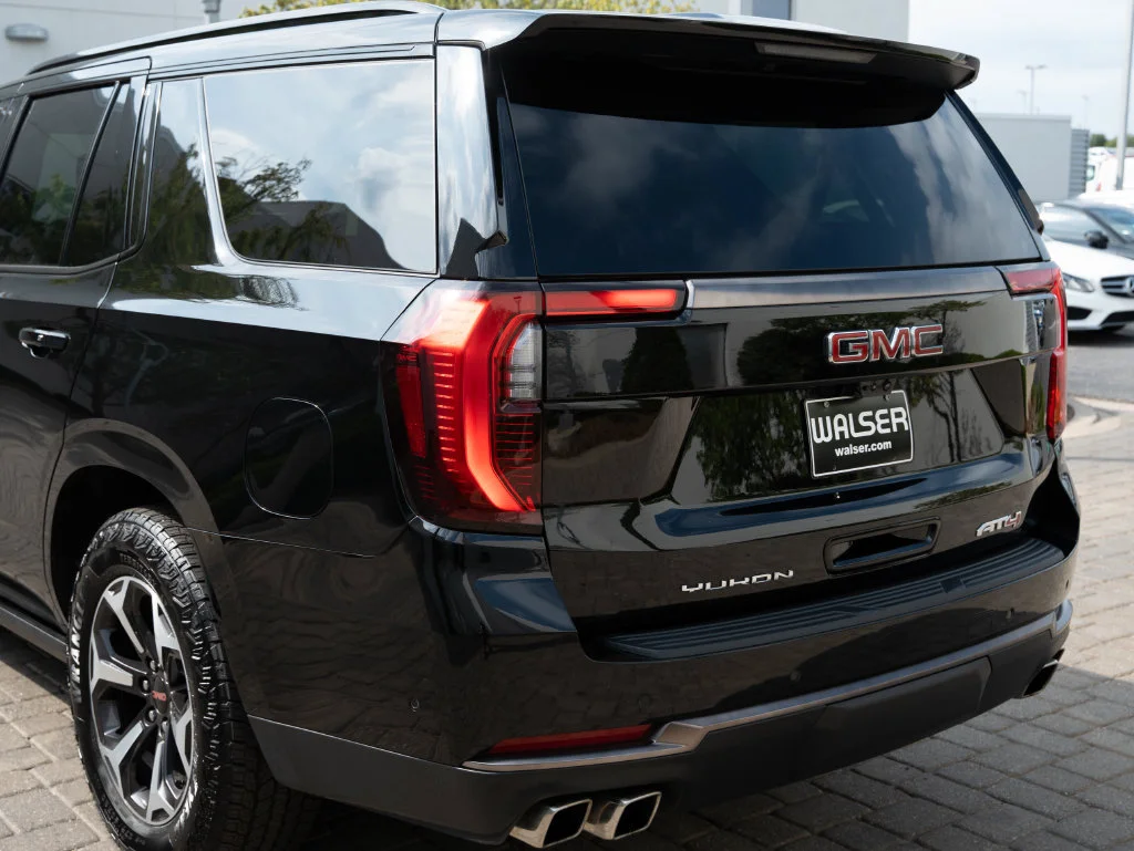 Used 2025 Onyx Black GMC AT4 Ultimate image 19