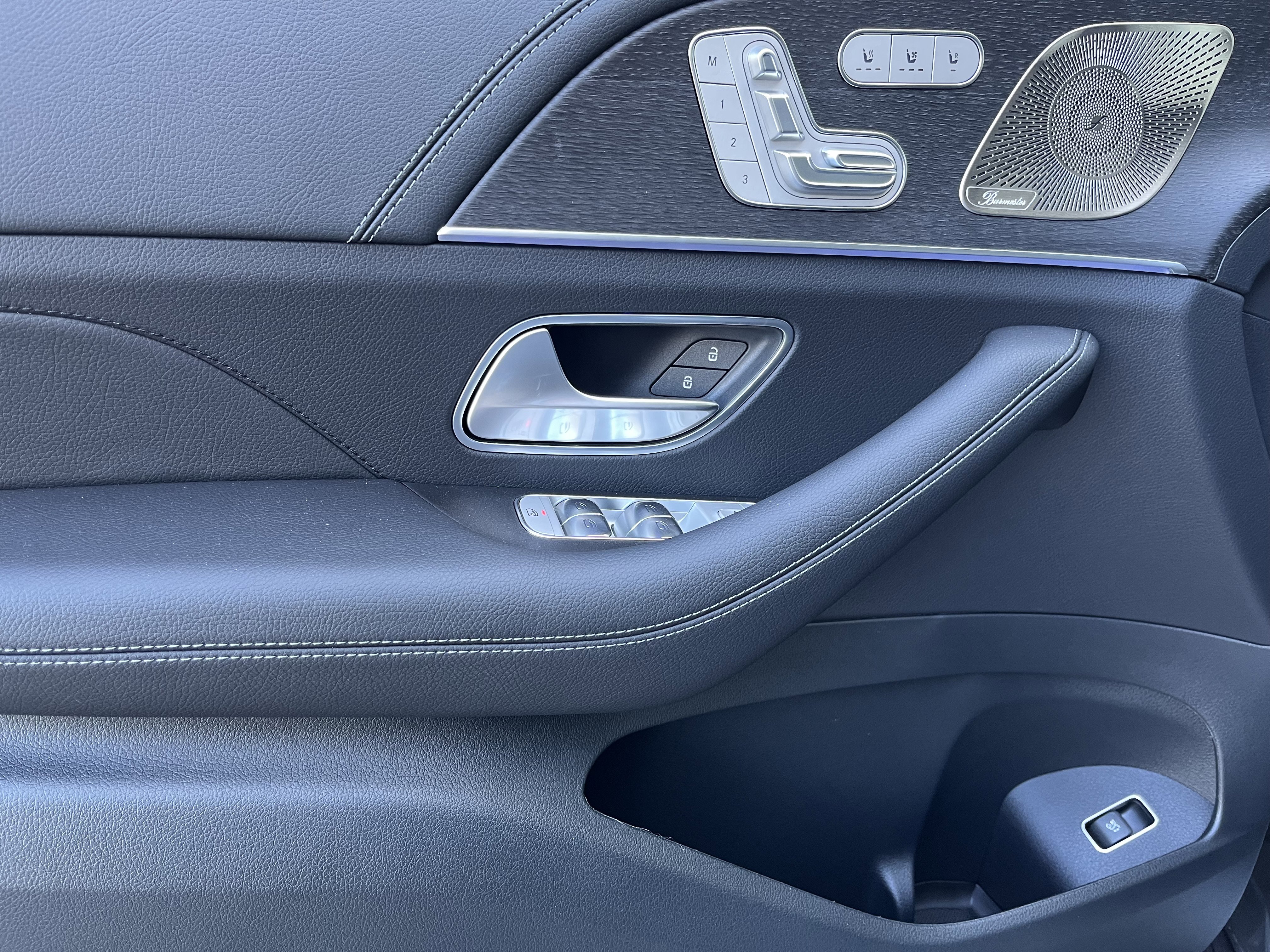 New 2026 SELENITE GREY Mercedes-Benz GLS 450 image 11