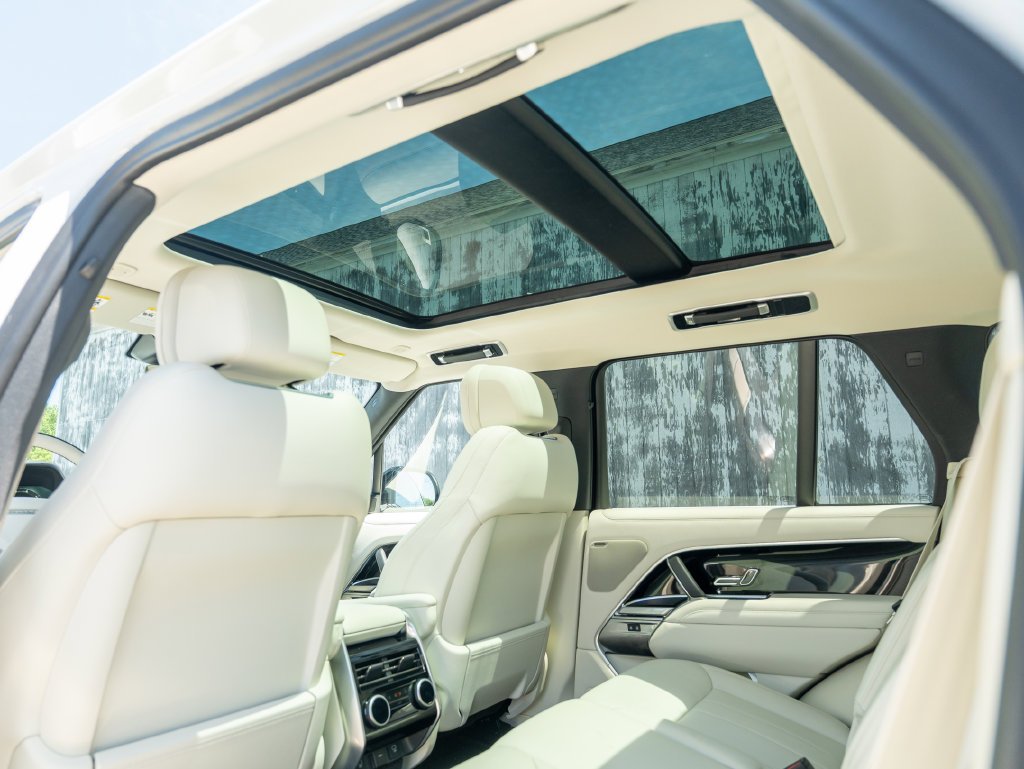 2025 Land Rover Range Rover SE - Photo 36