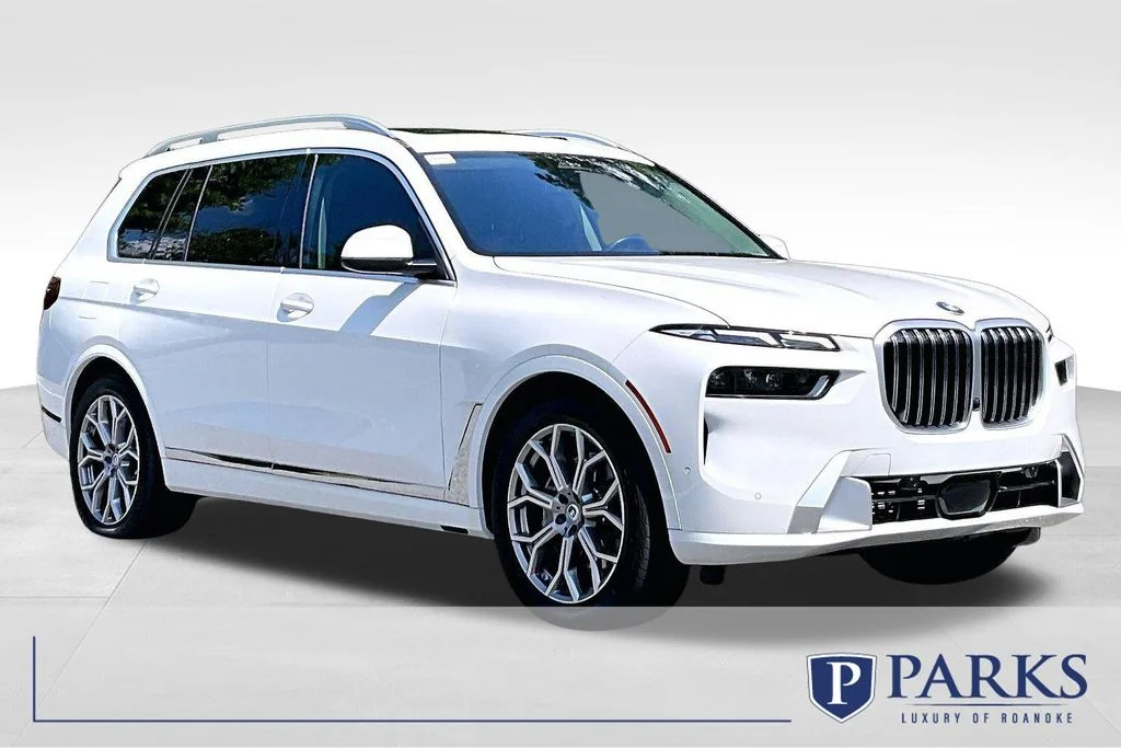 Used 2023 Alpine White BMW xDrive40i image 1