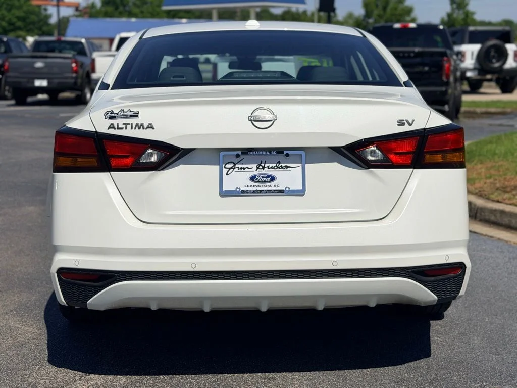 Used 2024 White Nissan 2.5 SV image 7