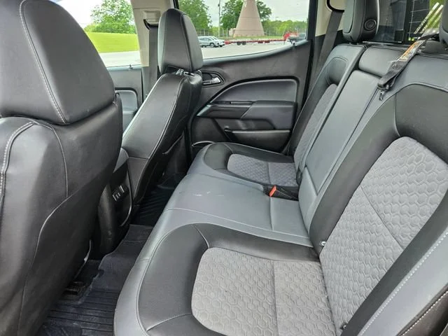 Used 2018 BLACK Chevrolet 4WD Z71 image 25