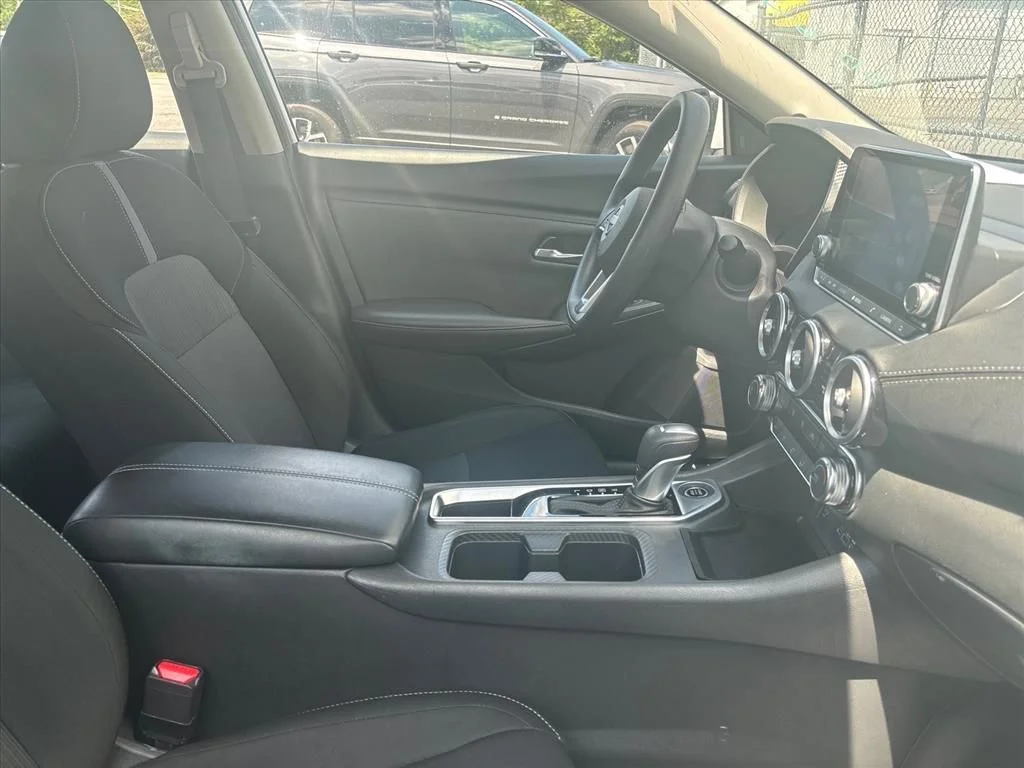 Used 2025 White Nissan SV image 19