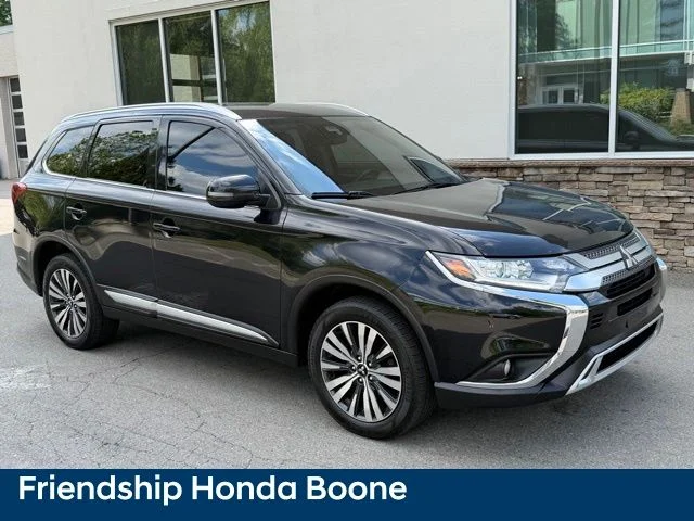 Used 2020 Black Mitsubishi SEL image 3
