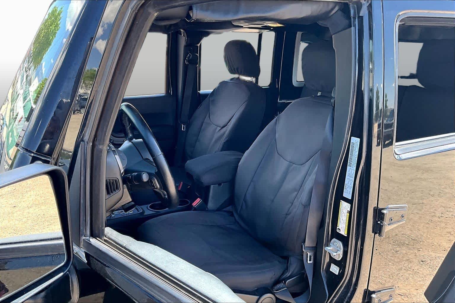 Used 2018 Black Clearcoat Jeep Sport S image 6