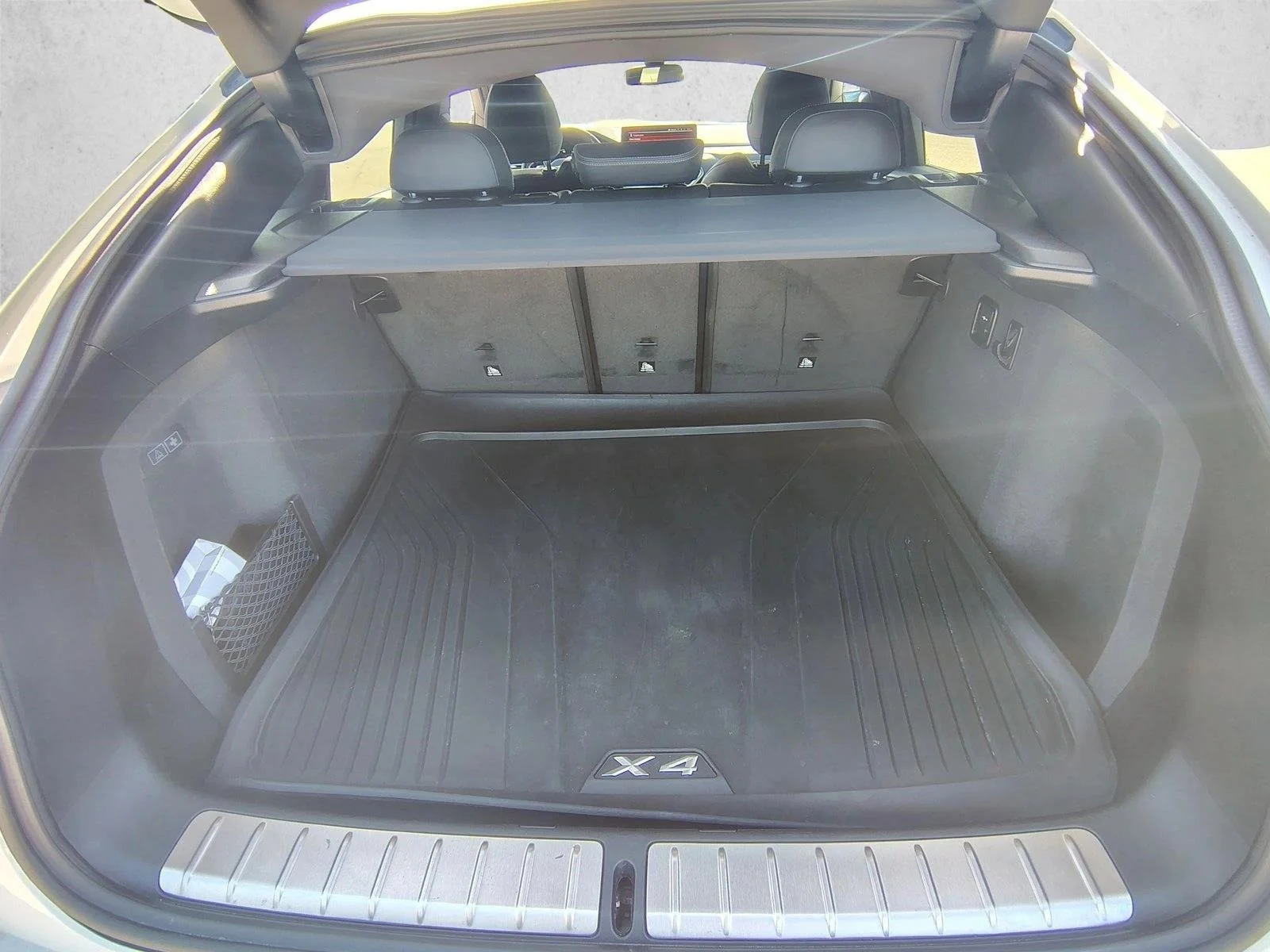 Used 2023 Alpine White BMW xDrive30i image 6