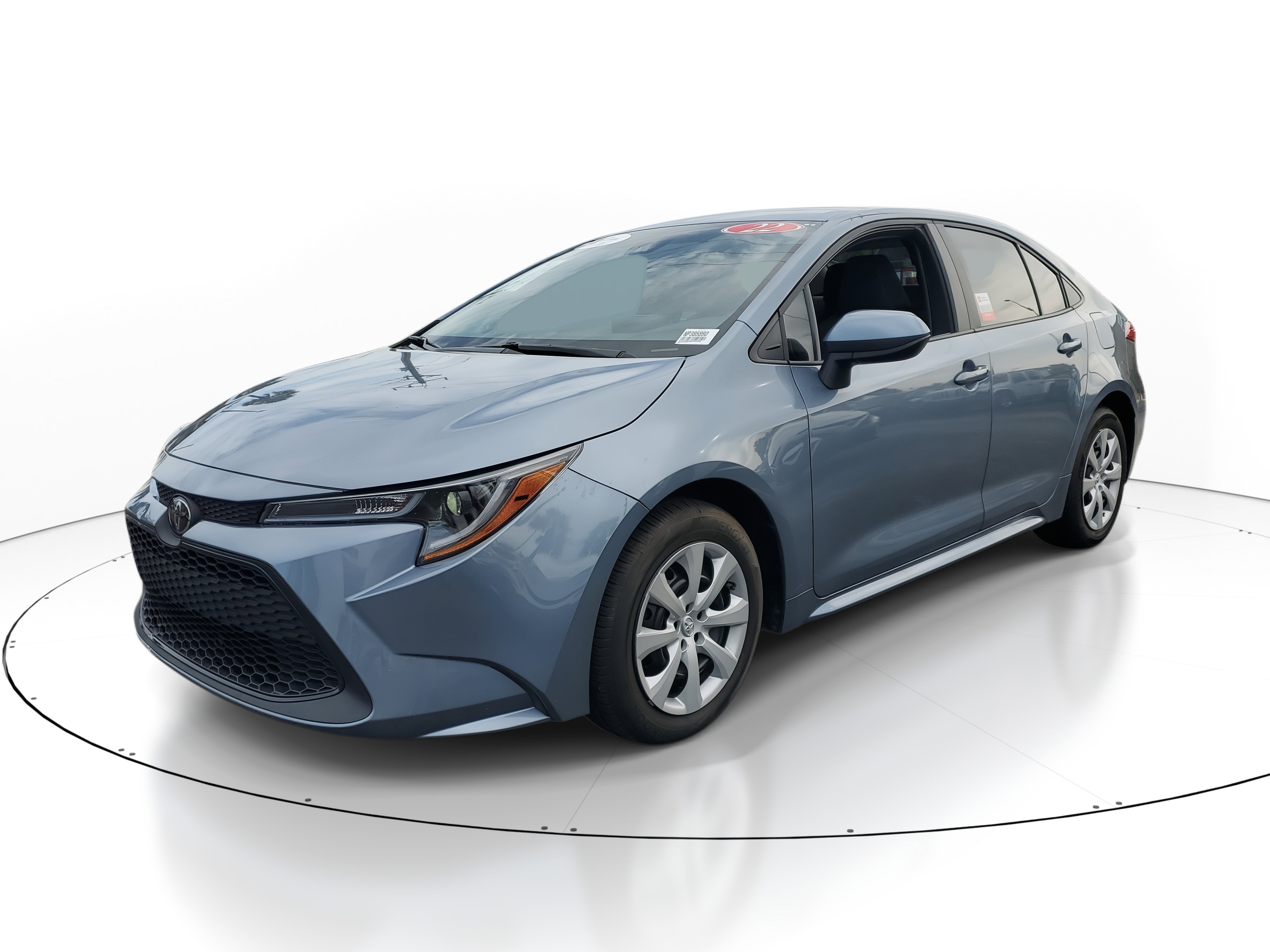 Used 2022  Toyota LE image 1