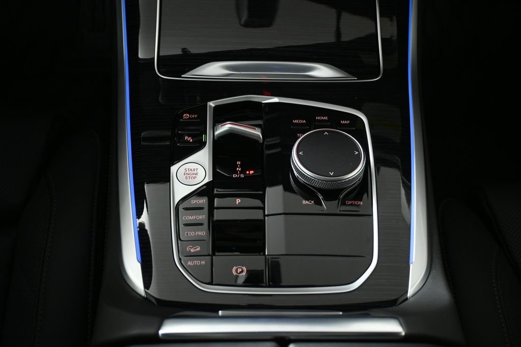 Used 2026 Gray BMW xDrive40i image 25