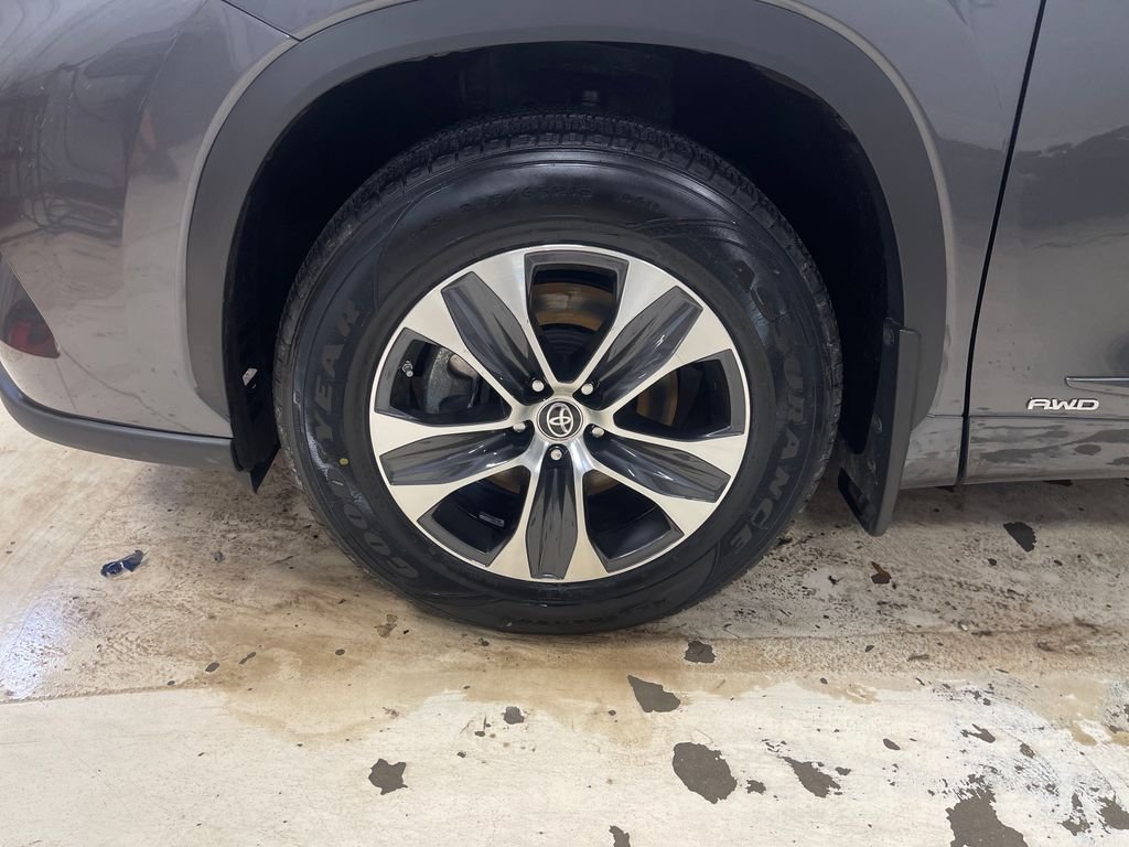 Certified Used 2024 Gray Toyota XLE image 9