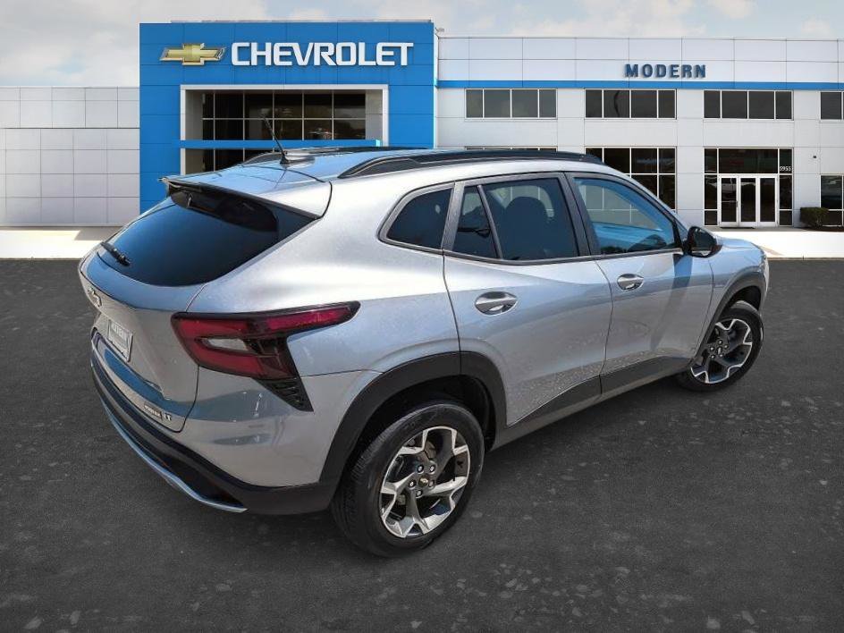 Used 2025 Sterling Gray Metallic Chevrolet LT image 4