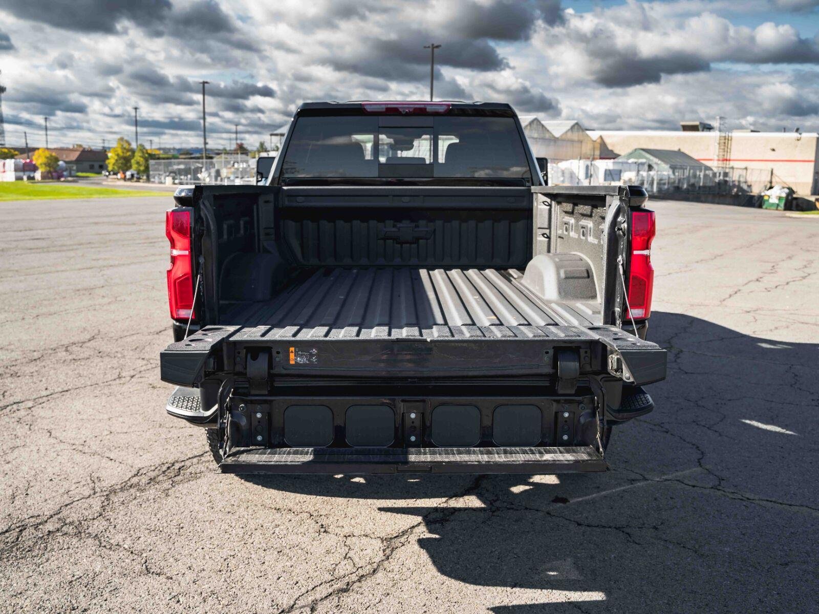 Used 2026 Black Chevrolet High Country image 33