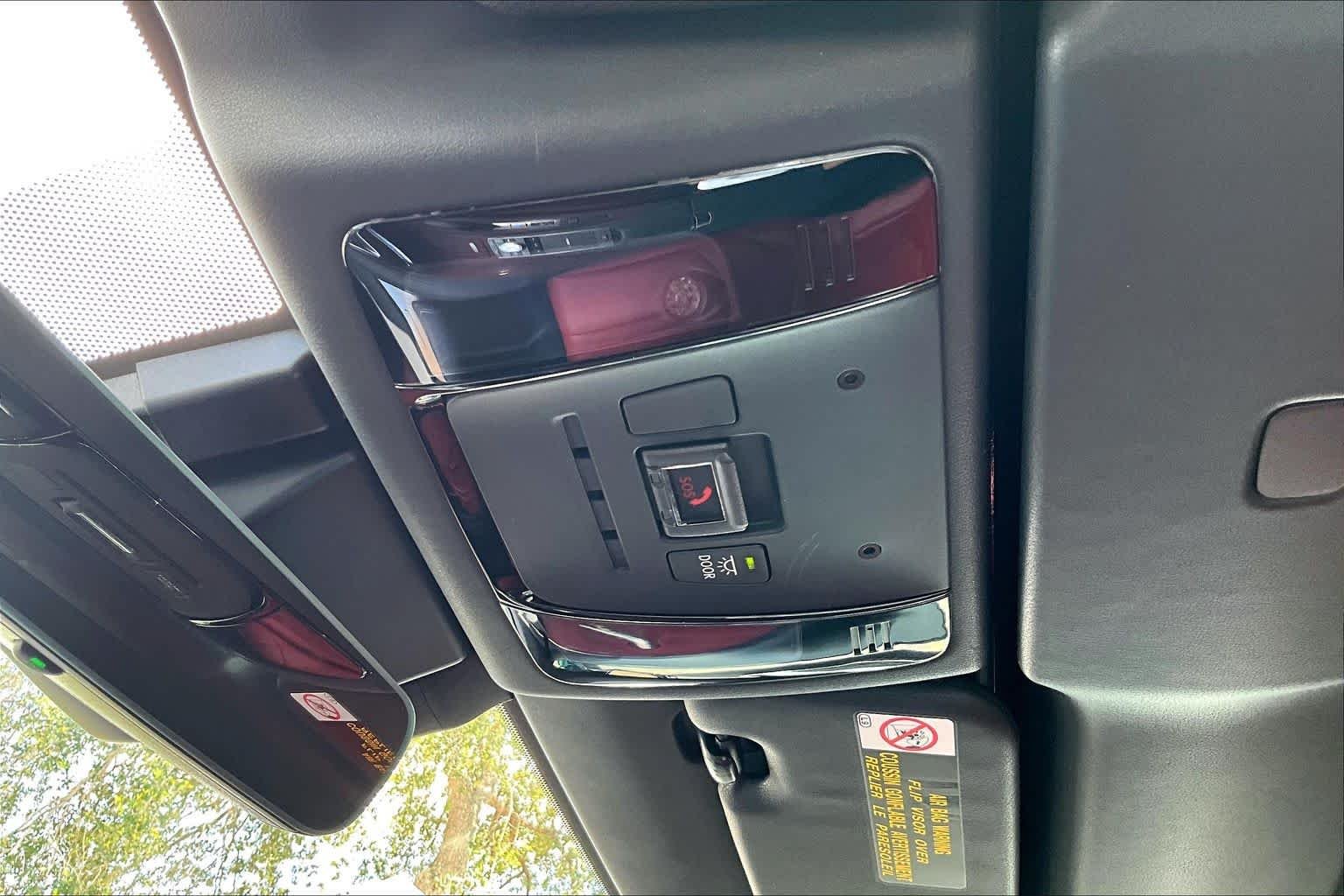 Used 2021 Liquid Platinum Lexus  image 32