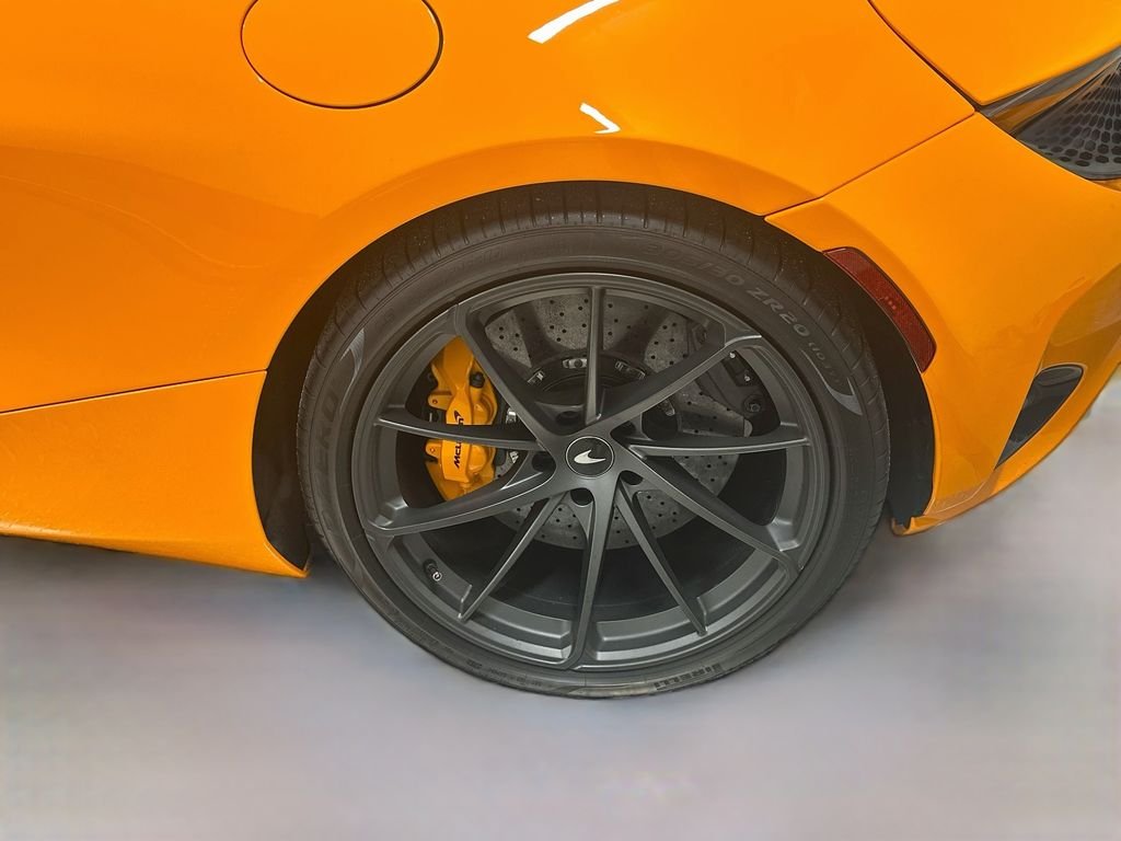 Used 2025  McLaren  image 29