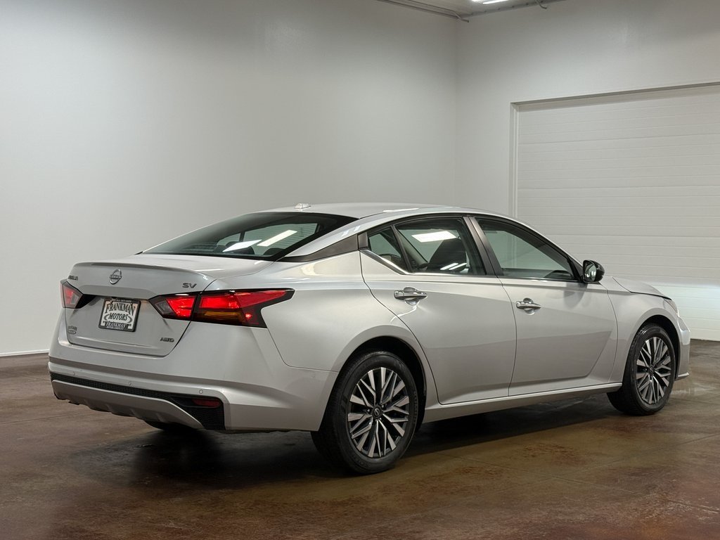 2024 Nissan Altima 2.5 SV photo 2