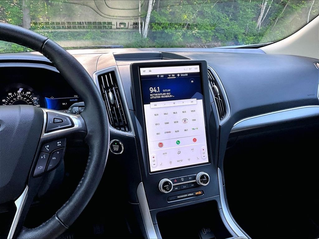 Used 2022 White Ford SEL image 18