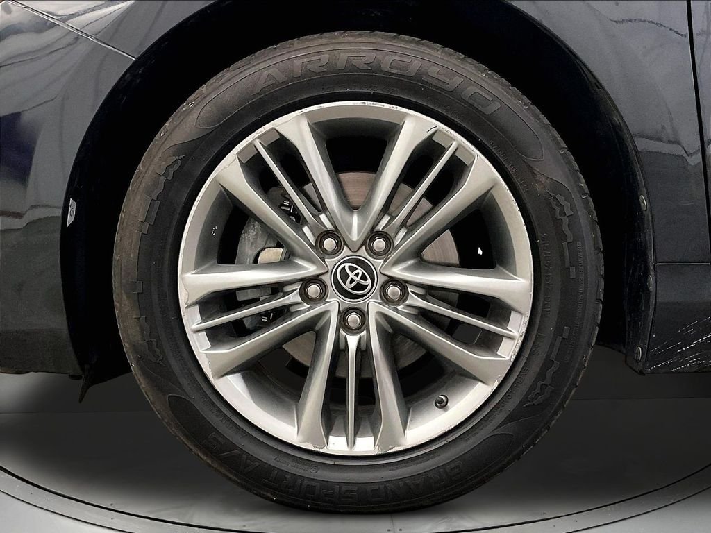 Used 2017 Gray Toyota SE image 12