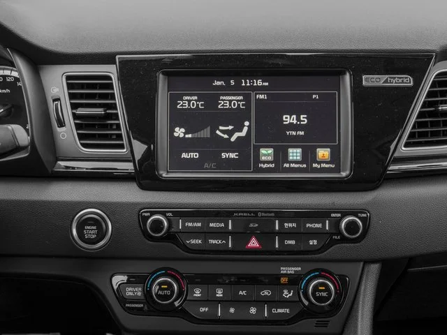 Used 2017 Snow White Pearl Kia FE image 13