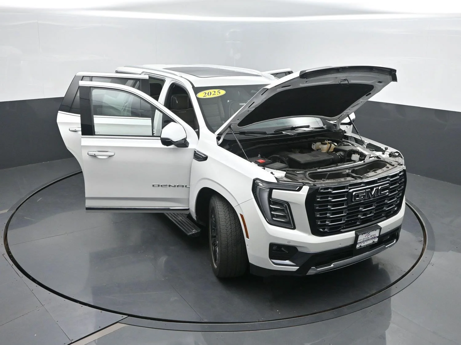 2025 GMC Yukon Denali Ultimate - Photo 54