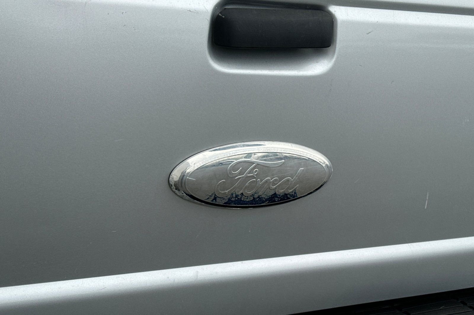 Used 2009 Silver Ford  image 23