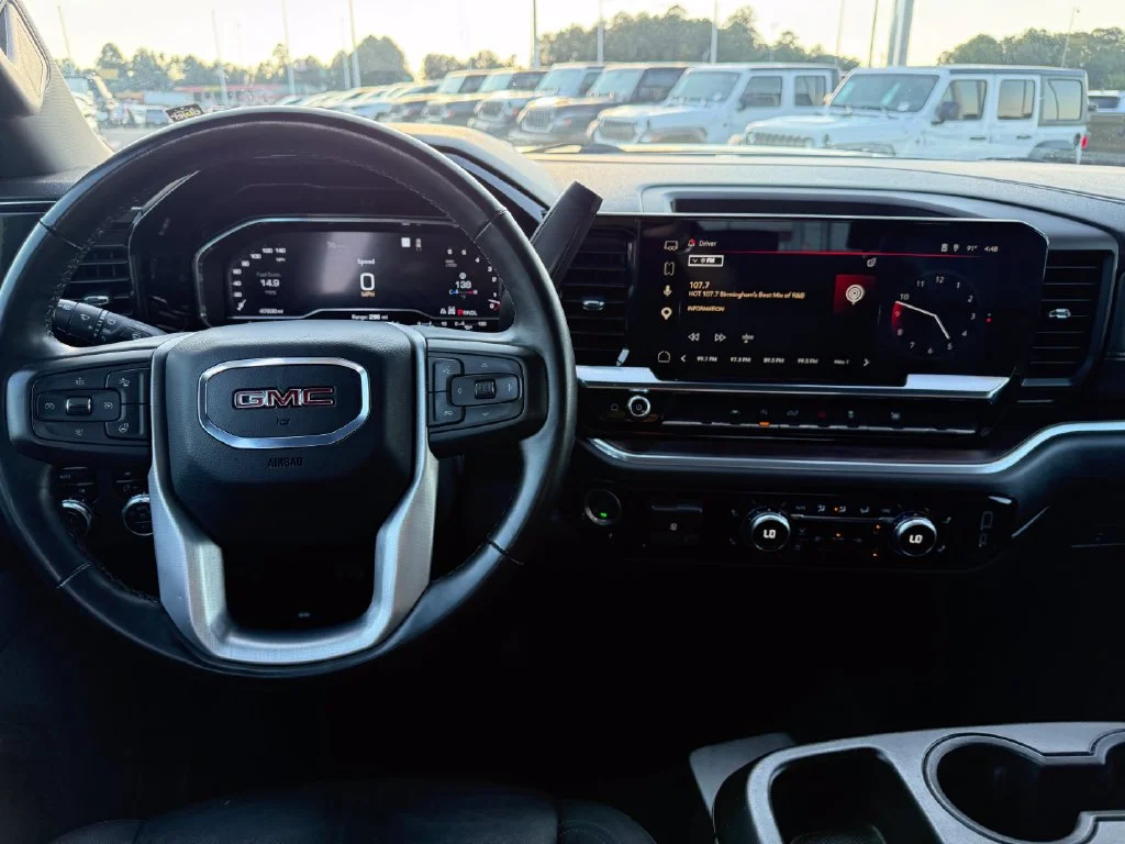 Used 2025 Silver GMC SLT image 8