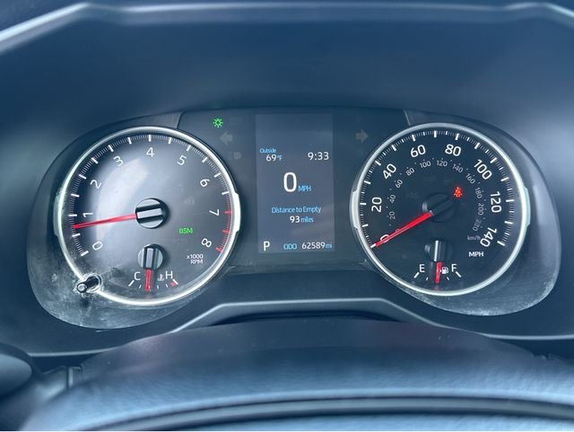 Used 2022 Silver Toyota XLE image 26