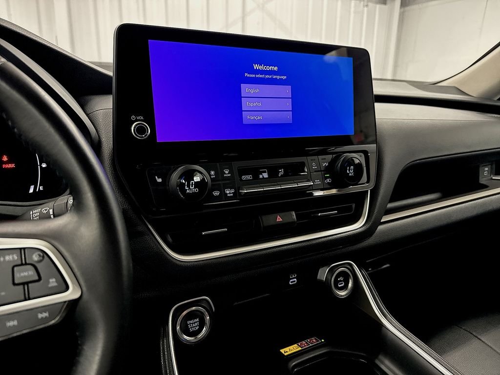 Used 2025 White Toyota XLE image 15