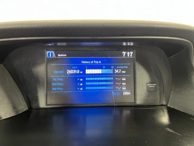 Used 2015 White Honda  image 27