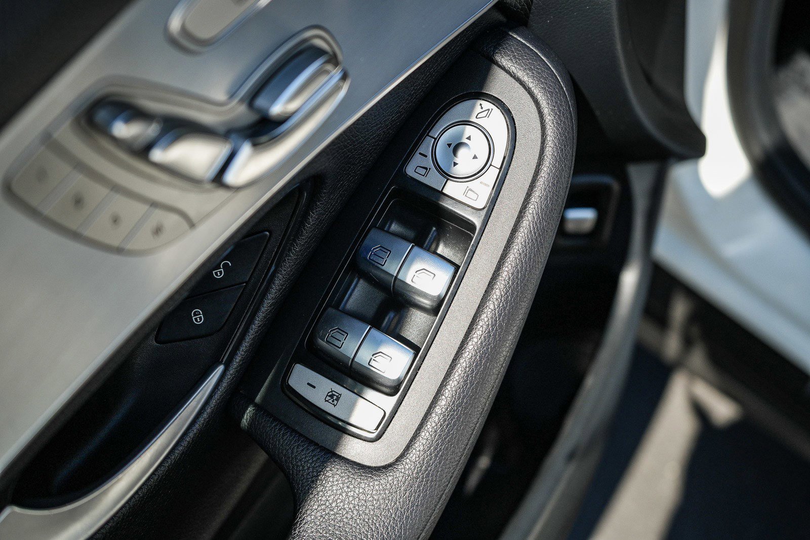 Used 2019 Polar White Mercedes-Benz 300 image 19