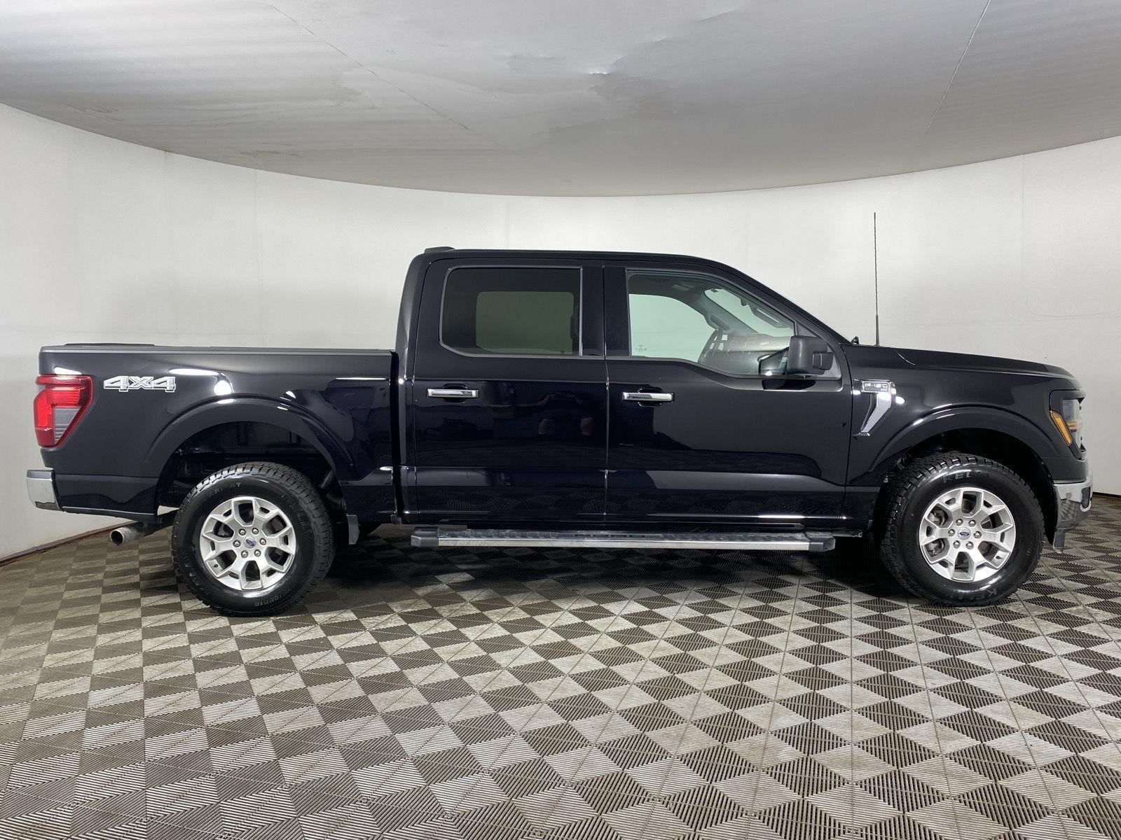 Used 2025 Agate Black Ford XLT image 8