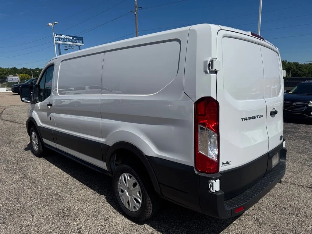 Certified Used 2024 Oxford White Ford Base image 5