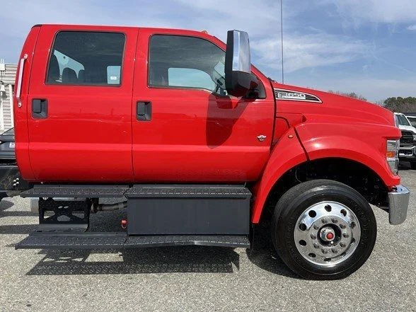 2021 Ford F-650 - Photo 21