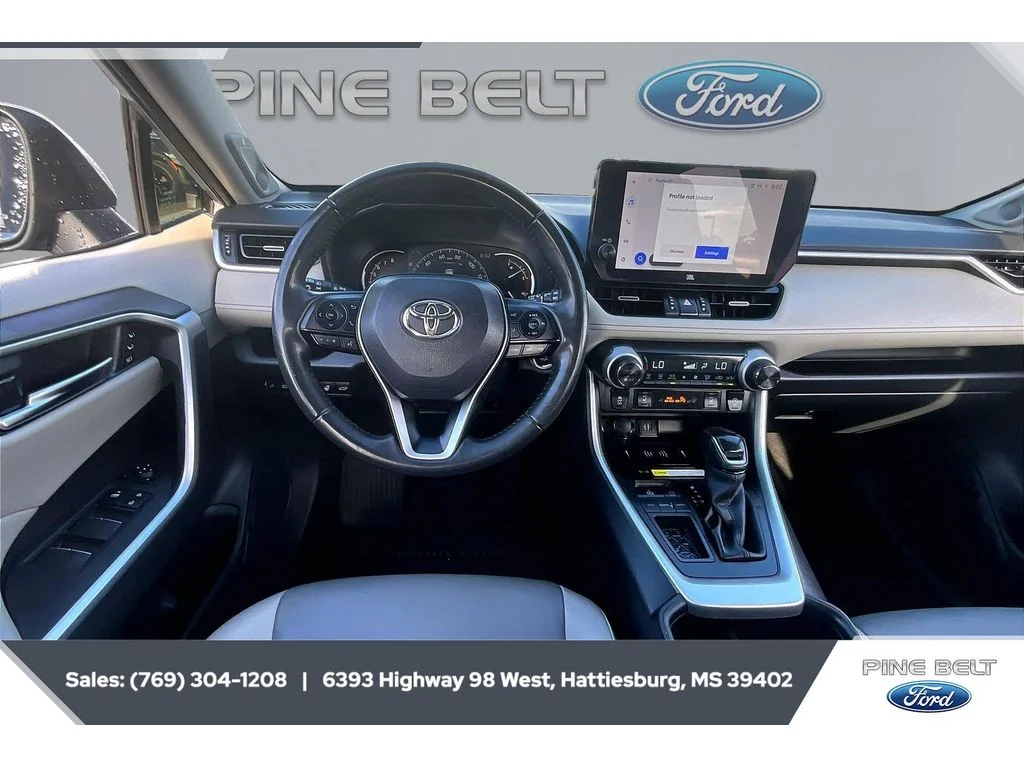 Used 2023 Silver Sky Metallic Toyota XLE Premium image 5