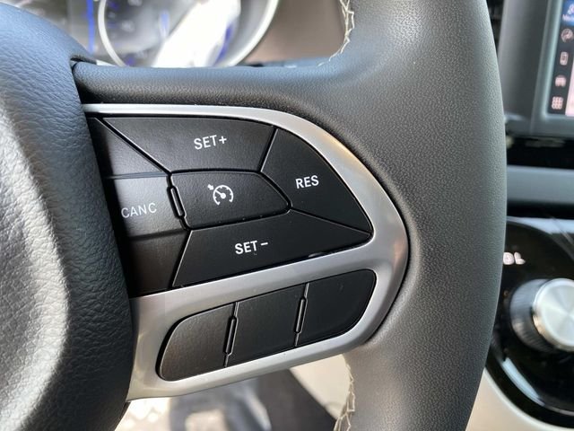 Used 2023 Silver Chrysler LX image 18