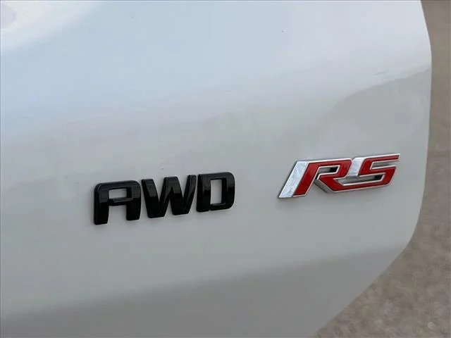 Used 2024 Iridescent Pearl Tricoat Chevrolet RS image 23