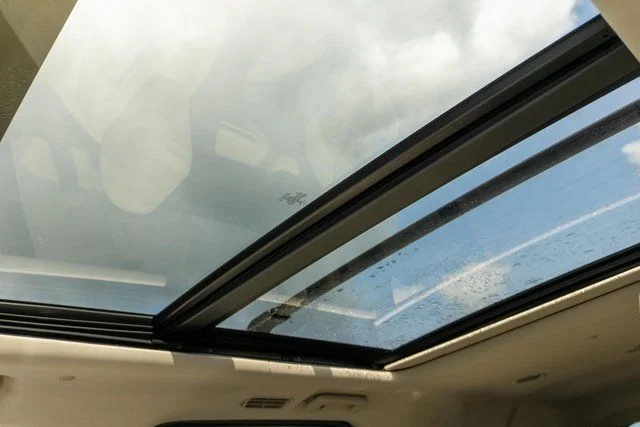 Used 2021 White Metallic Ford Platinum image 33