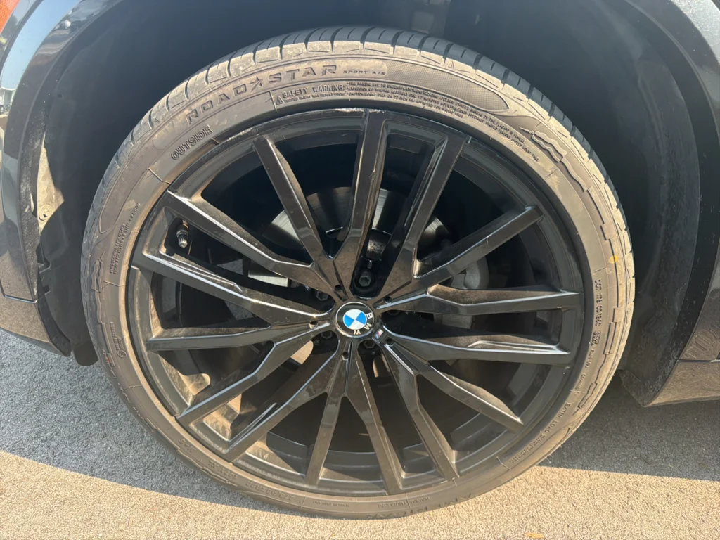 Used 2021 Black Sapphire Metallic BMW xDrive40i image 4