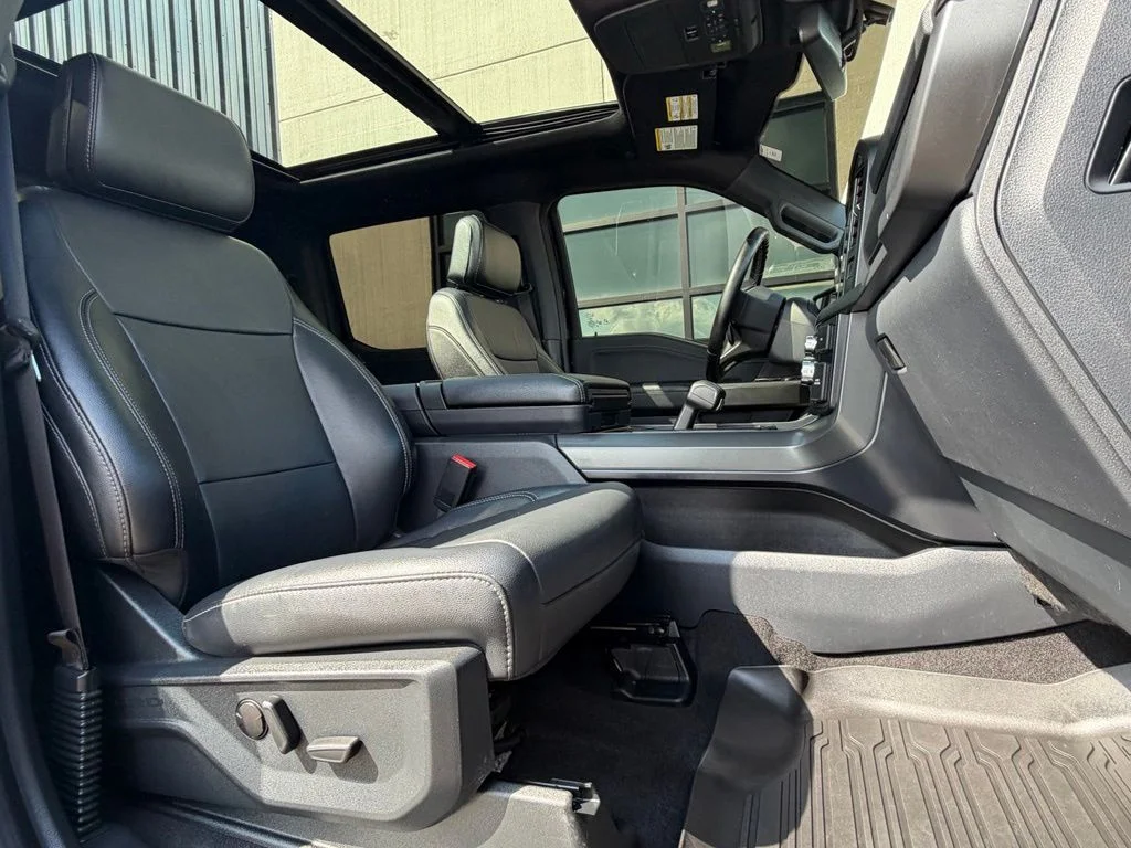 Used 2024 Black Ford XLT image 21