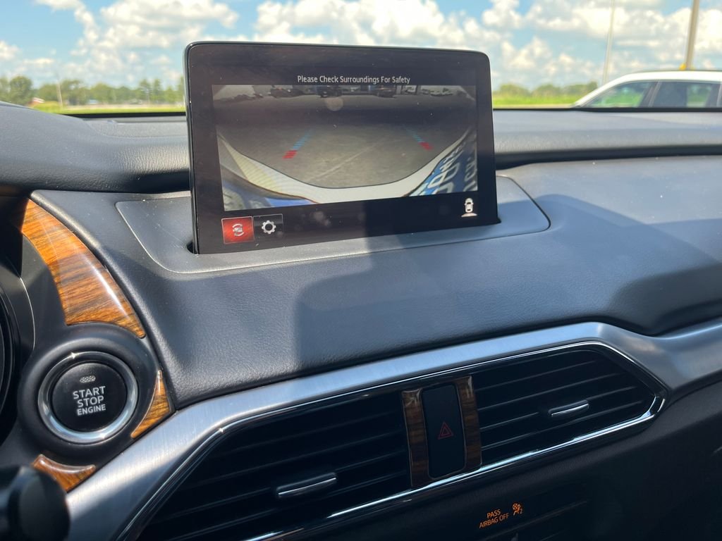 Used 2020 White Mazda Signature image 18